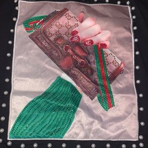 Women’s sister fashion Gucci wallet tee shirt